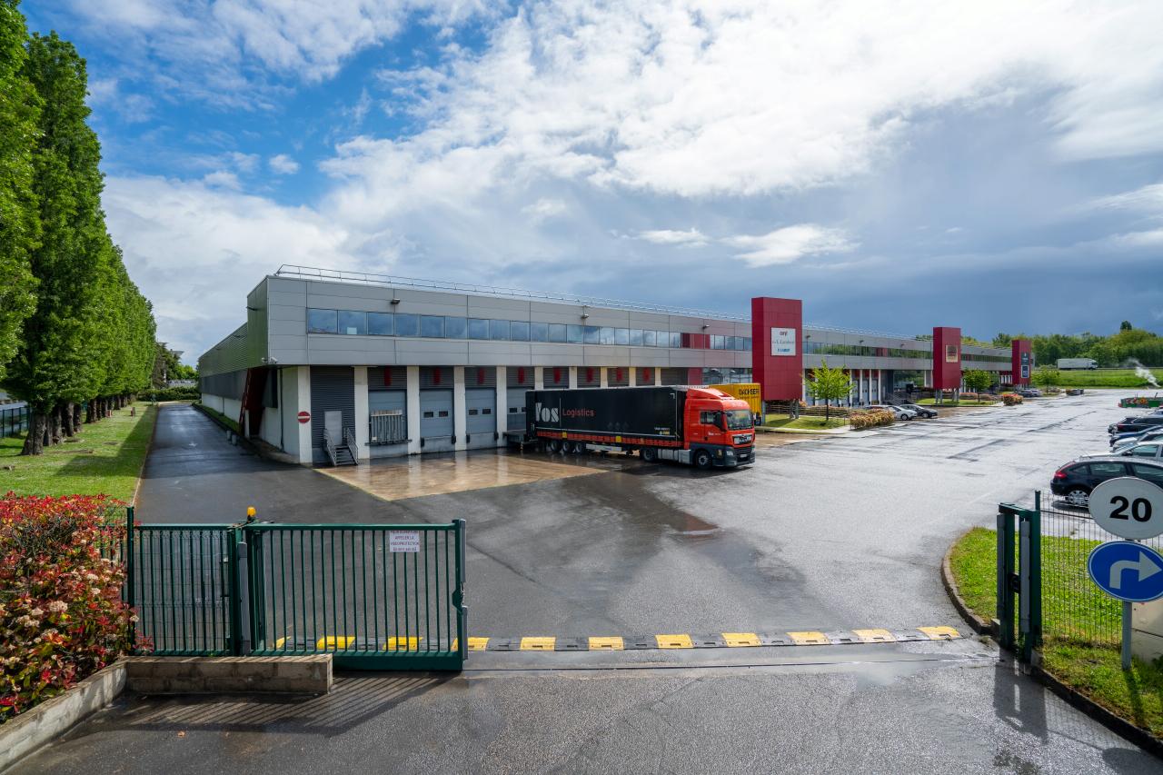 Entrepôt classe a Les Ulis 8577m² Location entrepôt classe a Les Ulis Essonne OLLOG2419040 3
